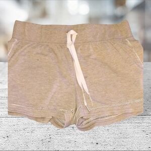 Mia sports short size L